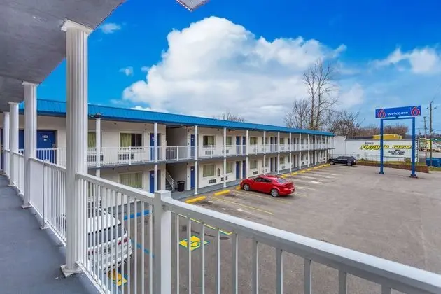 Motel 6 Huntington, WV - Dış Mekan