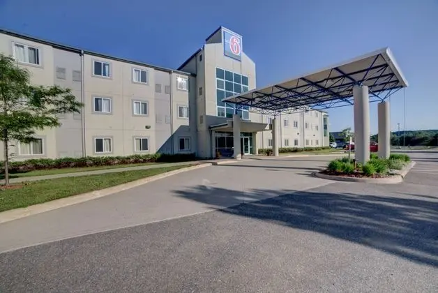 Motel 6 Huntsville - Dış Mekan