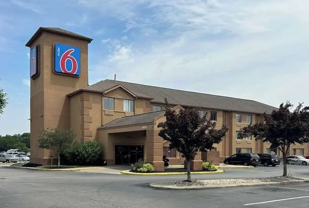 Motel 6 Indianapolis - Airport - 1