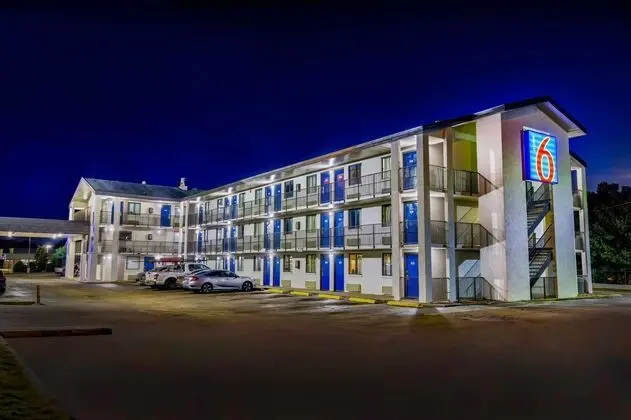 Motel 6 Jackson, MS - Dış Mekan