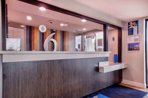 Motel 6 Jackson, MS - Lobi