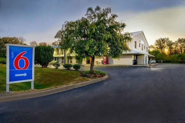 Motel 6 Jeffersonville, In - Louisville - 1