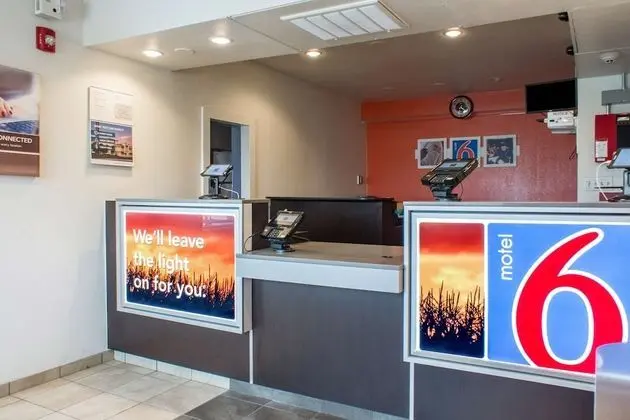 Motel 6 Kalispell, MT - Lobi