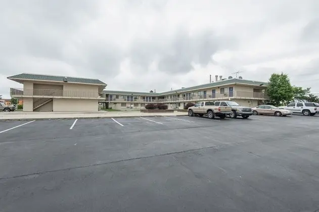 Motel 6 Kansas City North Airport
