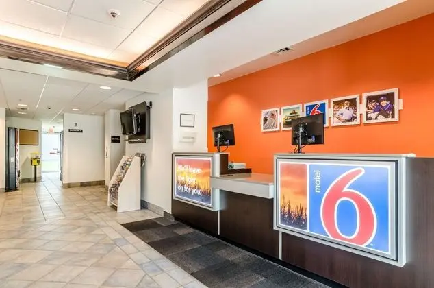 Motel 6 Kearney, NE - Lobi