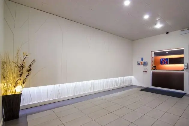 Motel 6 Kerrobert, SK - Lobi