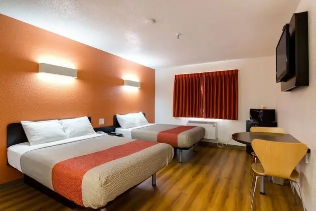 Motel 6 Kerrobert, SK - Oda