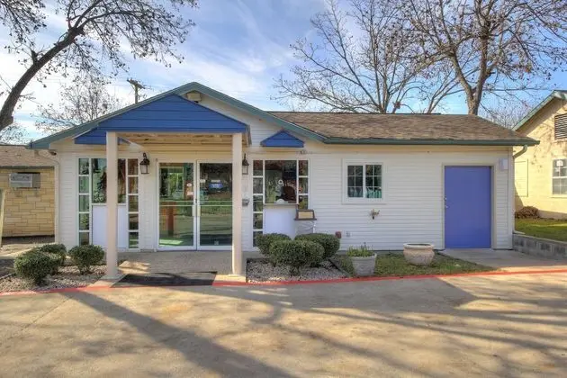 Motel 6 Kerrville, TX - Dış Mekan