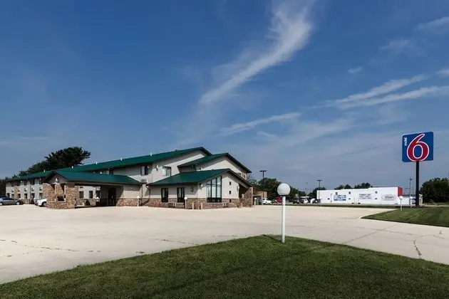 Motel 6 Kewanee, IL