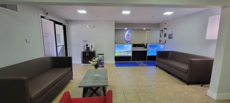 Motel 6 Kewanee, IL - Lobi