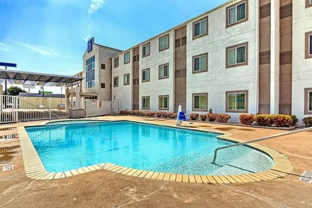 Motel 6 Killeen, TX - Havuz