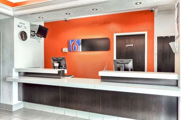 Motel 6 Killeen, TX - Lobi