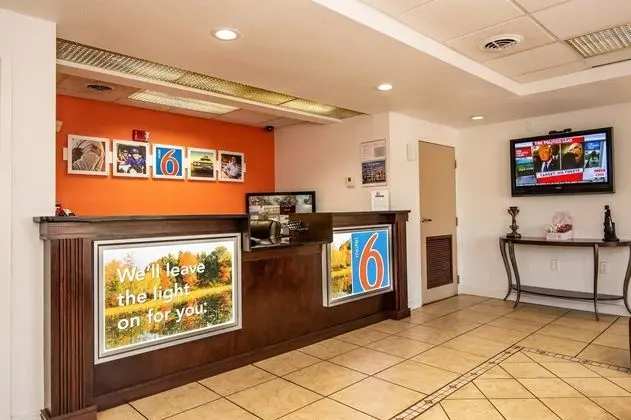 Motel 6 Kingsport, TN - Lobi