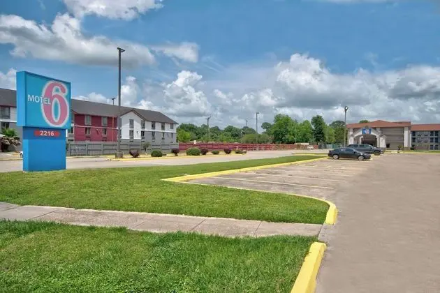 Motel 6 Lafayette, LA - Dış Mekan