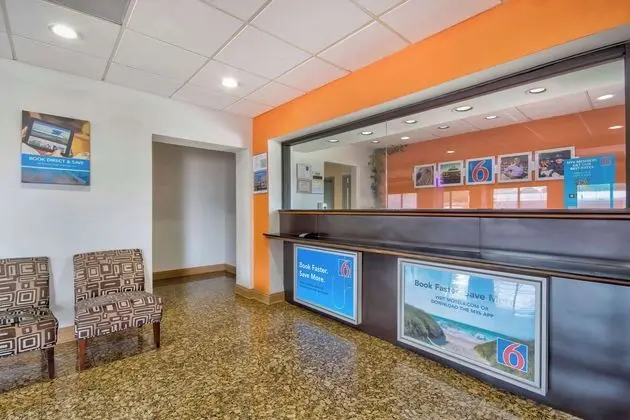 Motel 6 Lafayette, LA - Lobi