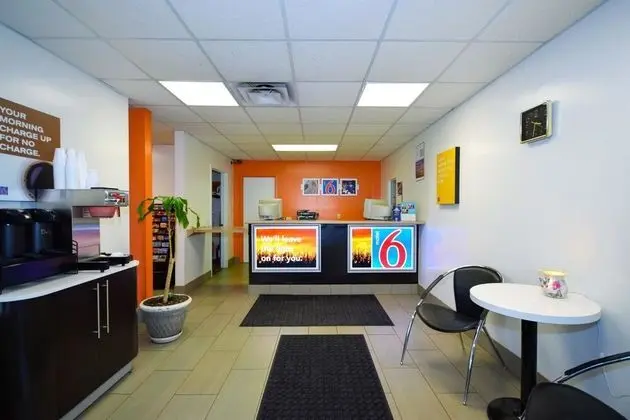 Motel 6 Lafayette, IN - Lobi