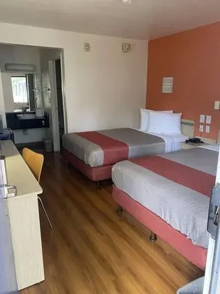 Motel 6 Lakeland, FL - Oda