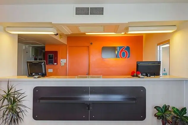 Motel 6 Laramie, WY - Lobi