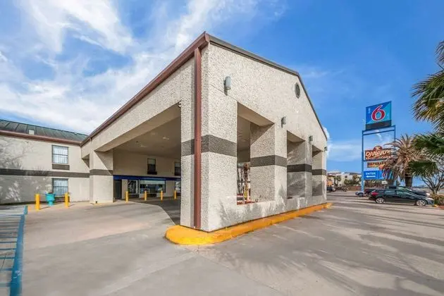 Motel 6 Laredo, TX - North I-35 - Dış Mekan