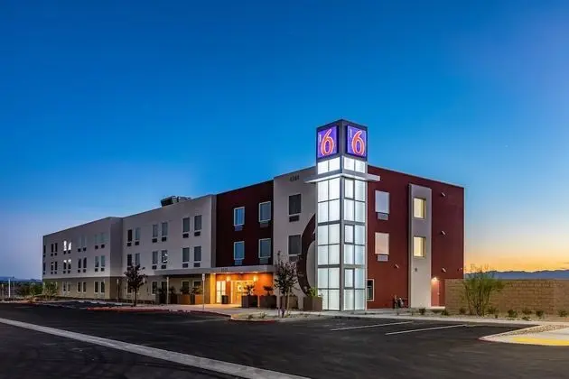 Motel 6 Las Vegas, NV - Motor Speedway - Dış Mekan