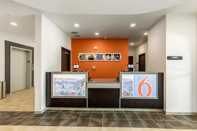 Motel 6 Las Vegas, NV - Motor Speedway - Lobi