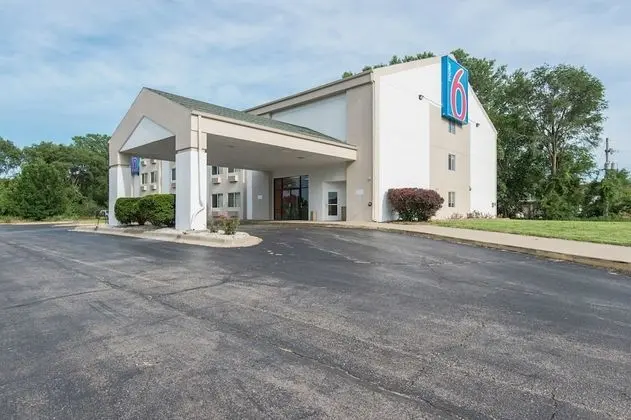 Motel 6 Lawrence, KS - Dış Mekan