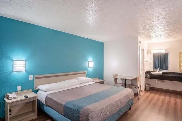 Motel 6 Lexington East
