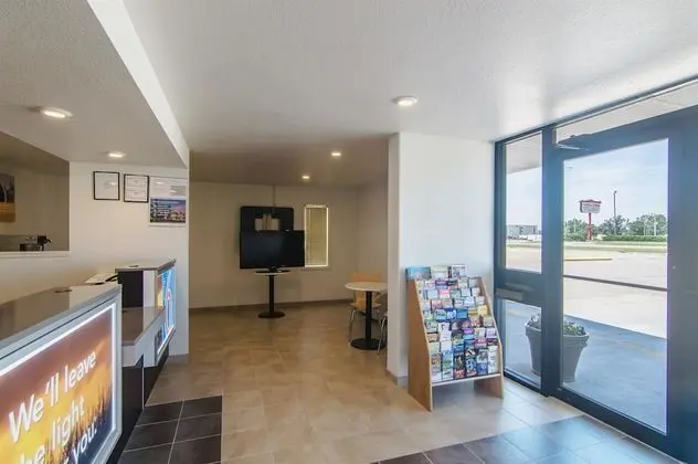 Motel 6 Liberal, KS - Lobi