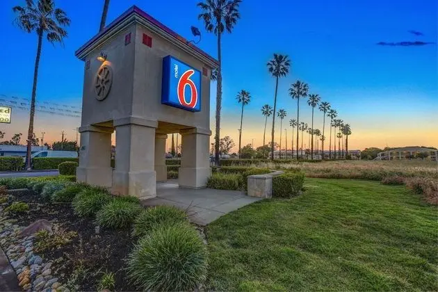 Motel 6 Lodi, CA - Dış Mekan