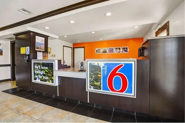 Motel 6 Lodi, CA - Lobi