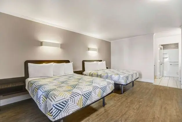 Motel 6 Lodi, CA - Oda