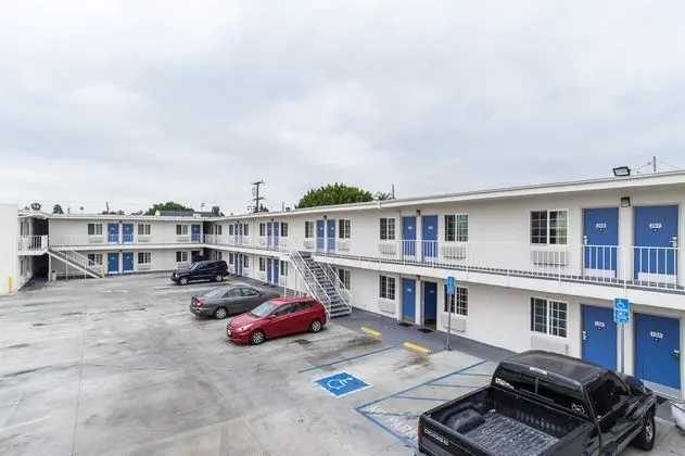 Motel 6 Long Beach International City