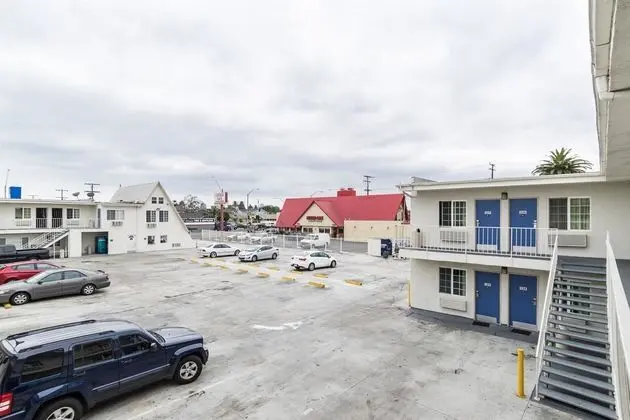Motel 6 Long Beach International City