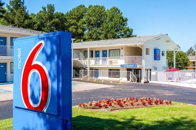 Motel 6 Longview, TX