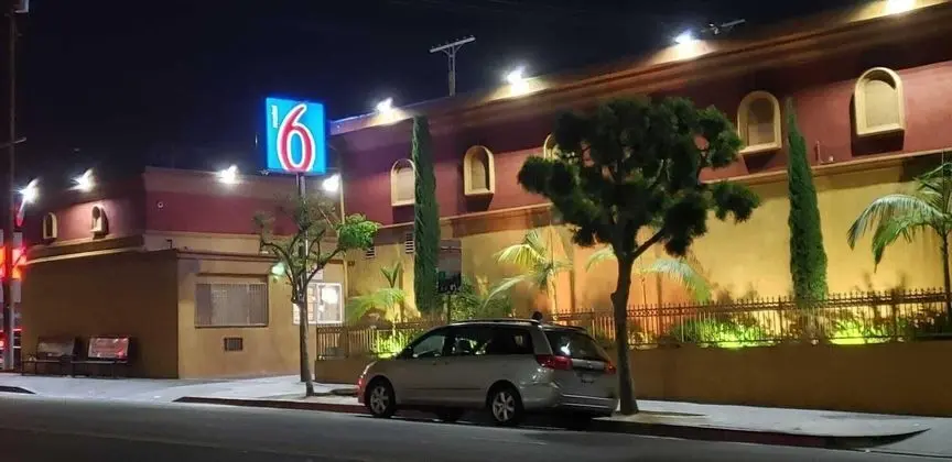 Motel 6 Los Angeles, CA - Downtown - Dış Mekan