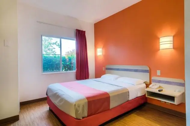 Motel 6 Los Angeles - Van Nuys/North Hills