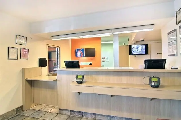 Motel 6 Lubbock, TX - Lobi