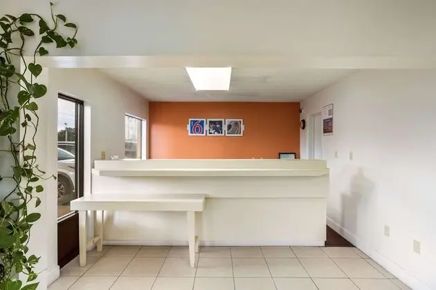 Motel 6 Macclenny, FL - Lobi