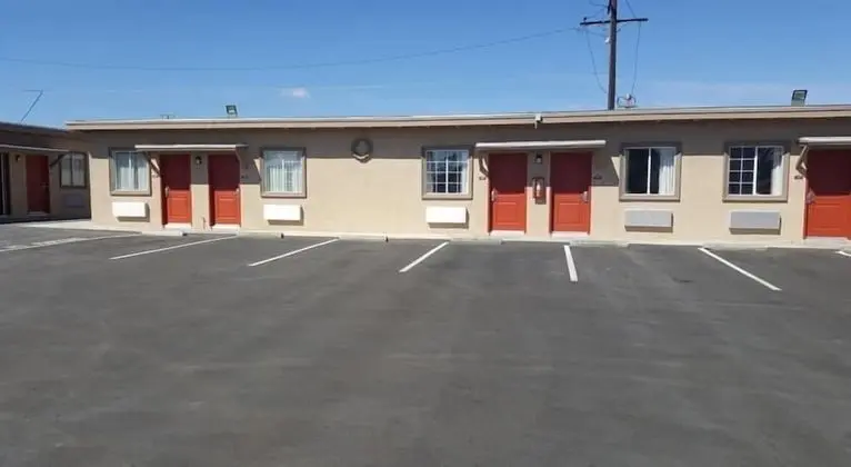 Motel 6 on Maple - Dış Mekan