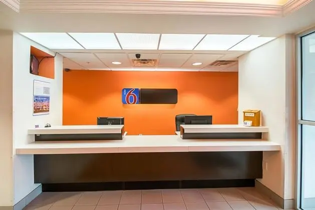 Motel 6 Marble Falls - Lobi