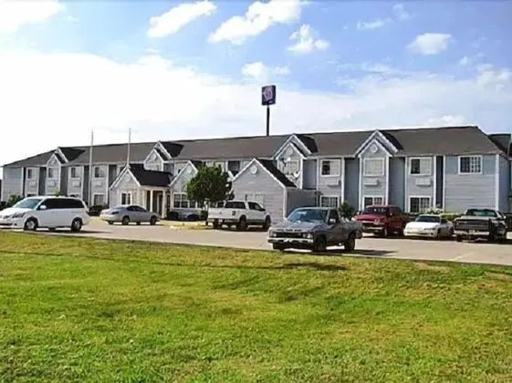 Motel 6 Mcalester, OK