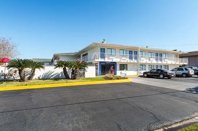 Motel 6 Mcallen, TX - Dış Mekan