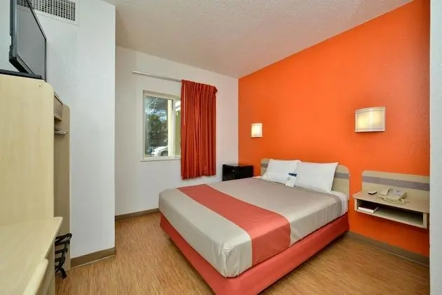 Motel 6 McKinney, TX - North - Oda