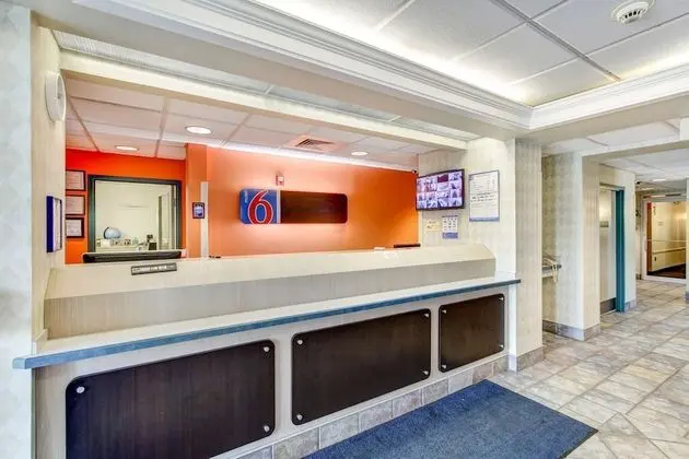 Motel 6 Medina, OH - Cleveland - Lobi