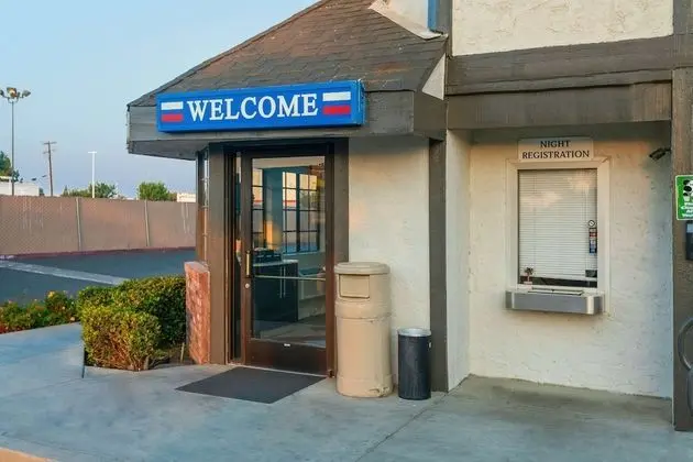 Motel 6 Merced, CA - North - Dış Mekan