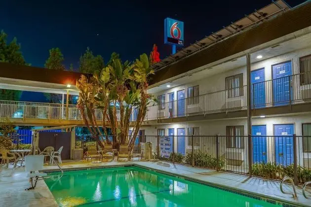 Motel 6 Merced, CA - North - Havuz