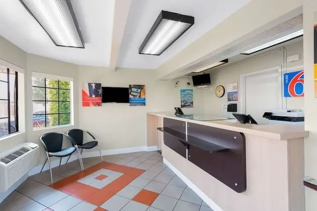 Motel 6 Merced, CA - North - Lobi