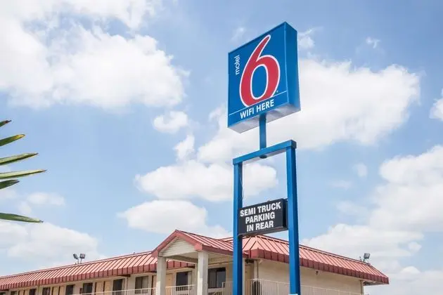 Motel 6 Mesquite, TX - Rodeo - Convention Ctr - Dış Mekan