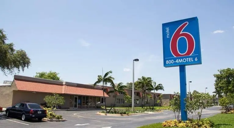 Motel 6 Miami FL