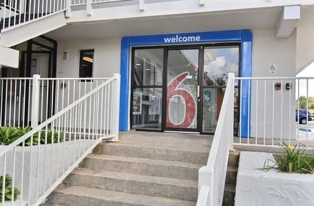 Motel 6 Middleburg Heights, OH - Cleveland - Dış Mekan